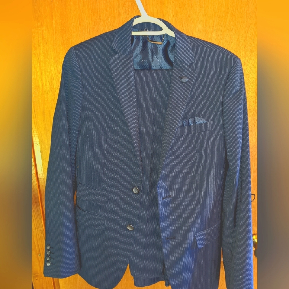 Leif Horsens Suit